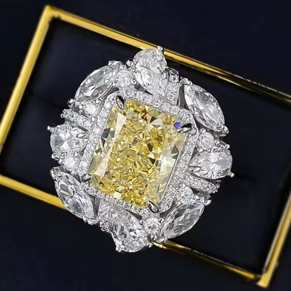 4ct Canary Ring - Picture 3 of 10